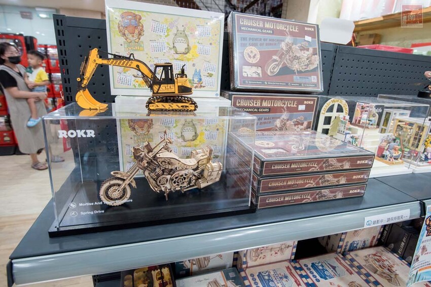 【臺南扭蛋】台南寶可夢中心在這裡，也有盲盒、日本流行扭蛋等，只有在迪士尼能買到的TOMICA小車打六折，加入會員送100元購物金~扭蛋將軍x轉蛋概念館 - 南人幫