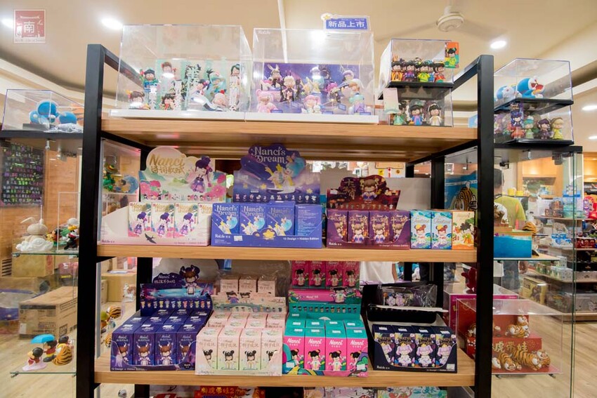 【臺南扭蛋】台南寶可夢中心在這裡，也有盲盒、日本流行扭蛋等，只有在迪士尼能買到的TOMICA小車打六折，加入會員送100元購物金~扭蛋將軍x轉蛋概念館 - 南人幫