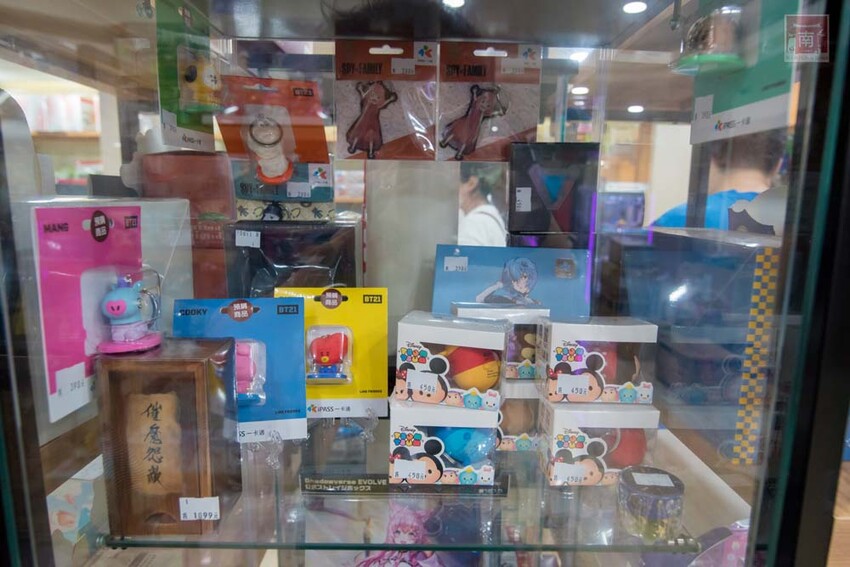 【臺南扭蛋】台南寶可夢中心在這裡，也有盲盒、日本流行扭蛋等，只有在迪士尼能買到的TOMICA小車打六折，加入會員送100元購物金~扭蛋將軍x轉蛋概念館 - 南人幫