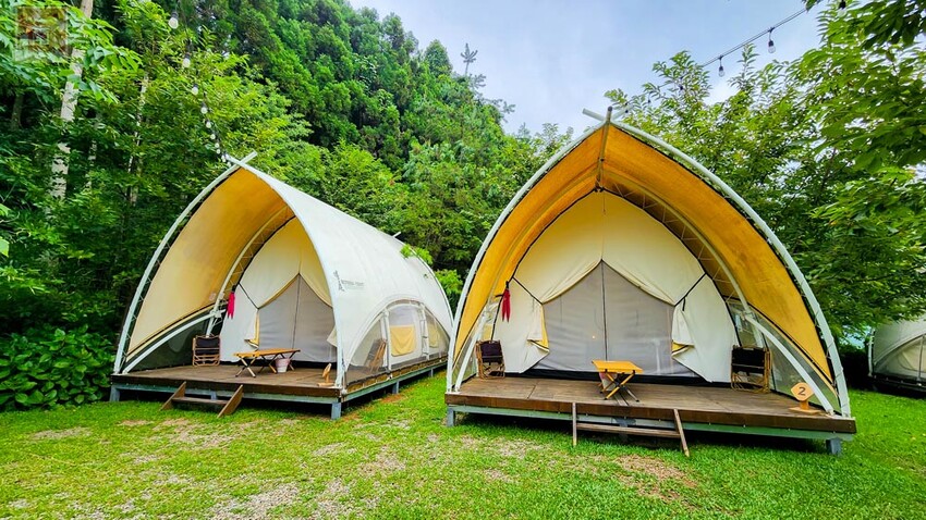 【新竹住宿】隱身在雲霧中白蘭部落豪華露營，一泊二食加迎賓小點，晚餐帶入民住民元素和食材，還有泰雅族獵徑尋根體驗~蟬說：霧繞 - 南人幫