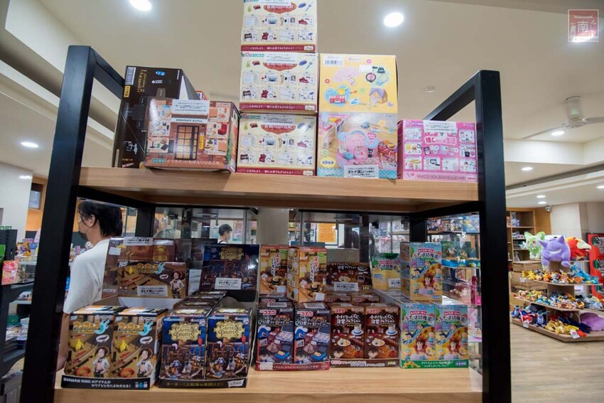 【臺南扭蛋】台南寶可夢中心在這裡，也有盲盒、日本流行扭蛋等，只有在迪士尼能買到的TOMICA小車打六折，加入會員送100元購物金~扭蛋將軍x轉蛋概念館 - 南人幫