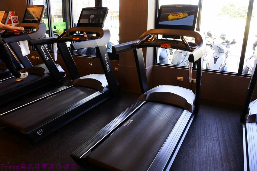 台南健身【深呼吸運動會館（安南館）】一對一教練親切教學.豐富課程飆出熱汗.健康運動好習慣│安南健身│台南運動 - Fresa芙芮莎♥莎旅憶食