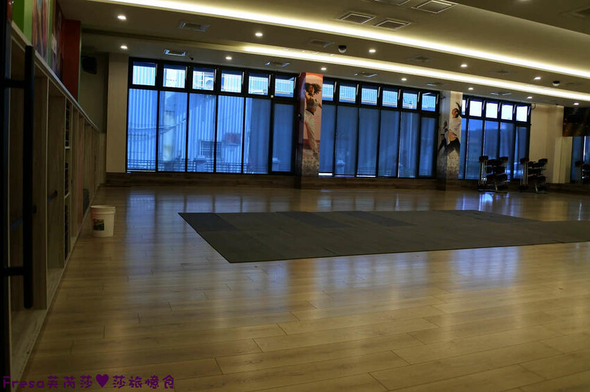 台南健身【深呼吸運動會館（安南館）】一對一教練親切教學.豐富課程飆出熱汗.健康運動好習慣│安南健身│台南運動 - Fresa芙芮莎♥莎旅憶食