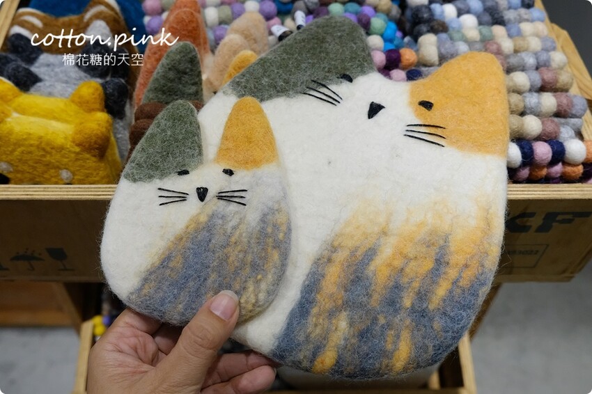 台中巷弄粉紅小市集好好買！香氛、圍巾、羊毛～超仙的啦！ - 棉花糖的天空