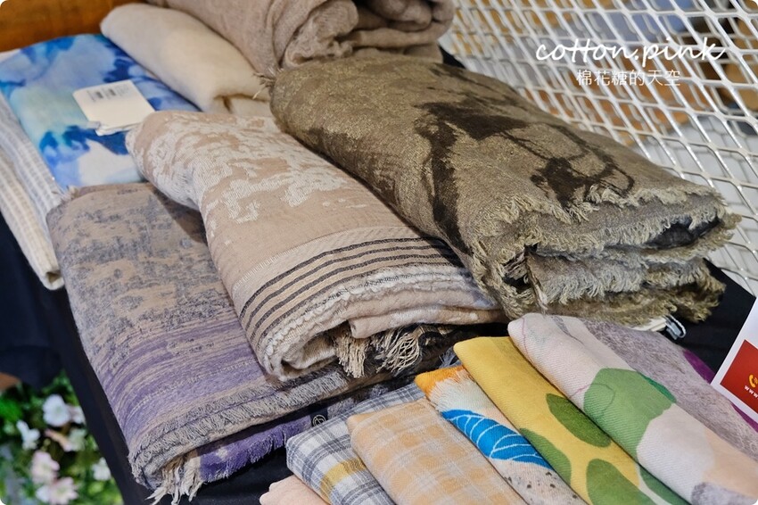 台中巷弄粉紅小市集好好買！香氛、圍巾、羊毛～超仙的啦！ - 棉花糖的天空
