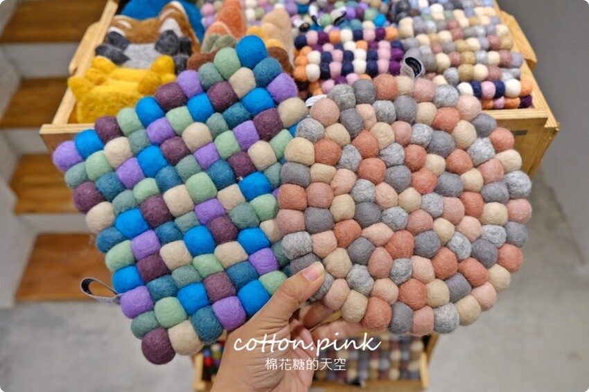台中巷弄粉紅小市集好好買！香氛、圍巾、羊毛～超仙的啦！ - 棉花糖的天空