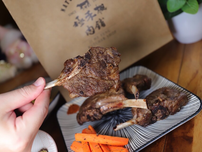 極禾楓肉舖-崇明門市：台南精品肉舖就在這/日本A5和牛.伊比利豬這邊都能買到/代客分切.客製肉量超方便/在家就能輕鬆料理上菜~ - 進食的巨鼠