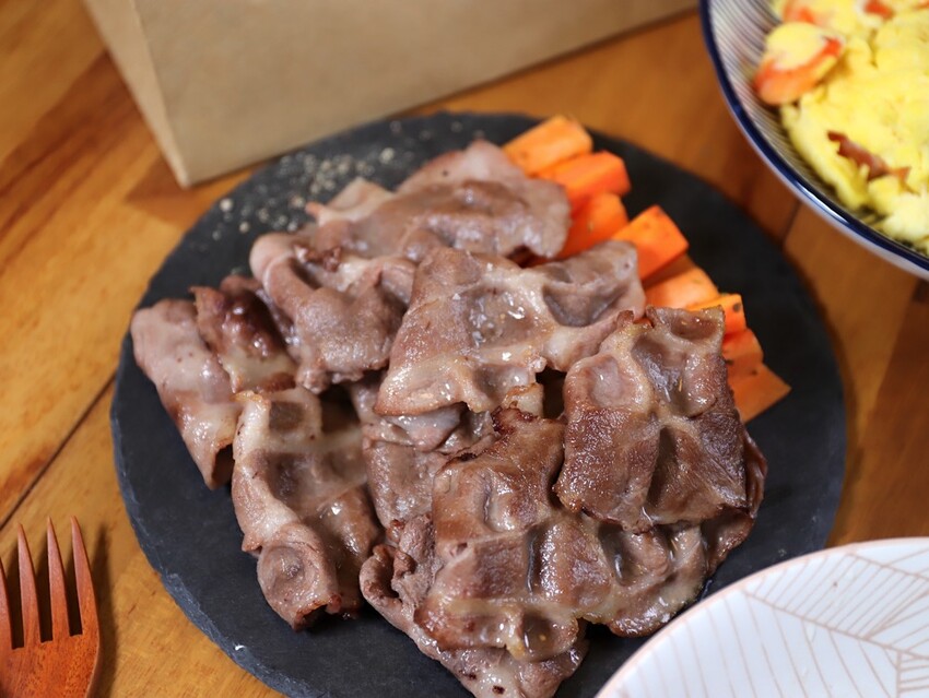 極禾楓肉舖-崇明門市：台南精品肉舖就在這/日本A5和牛.伊比利豬這邊都能買到/代客分切.客製肉量超方便/在家就能輕鬆料理上菜~ - 進食的巨鼠