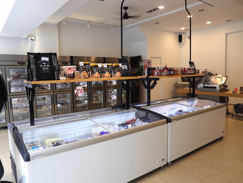 極禾楓肉舖-崇明門市：台南精品肉舖就在這/日本A5和牛.伊比利豬這邊都能買到/代客分切.客製肉量超方便/在家就能輕鬆料理上菜~ - 進食的巨鼠