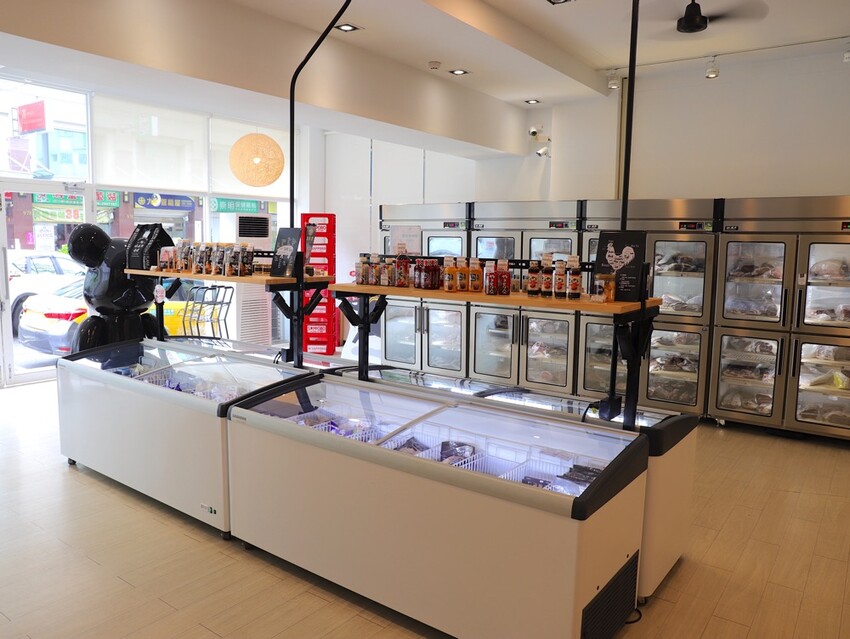 極禾楓肉舖-崇明門市：台南精品肉舖就在這/日本A5和牛.伊比利豬這邊都能買到/代客分切.客製肉量超方便/在家就能輕鬆料理上菜~ - 進食的巨鼠