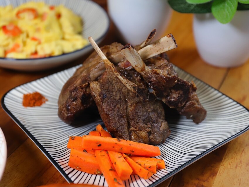 極禾楓肉舖-崇明門市：台南精品肉舖就在這/日本A5和牛.伊比利豬這邊都能買到/代客分切.客製肉量超方便/在家就能輕鬆料理上菜~ - 進食的巨鼠