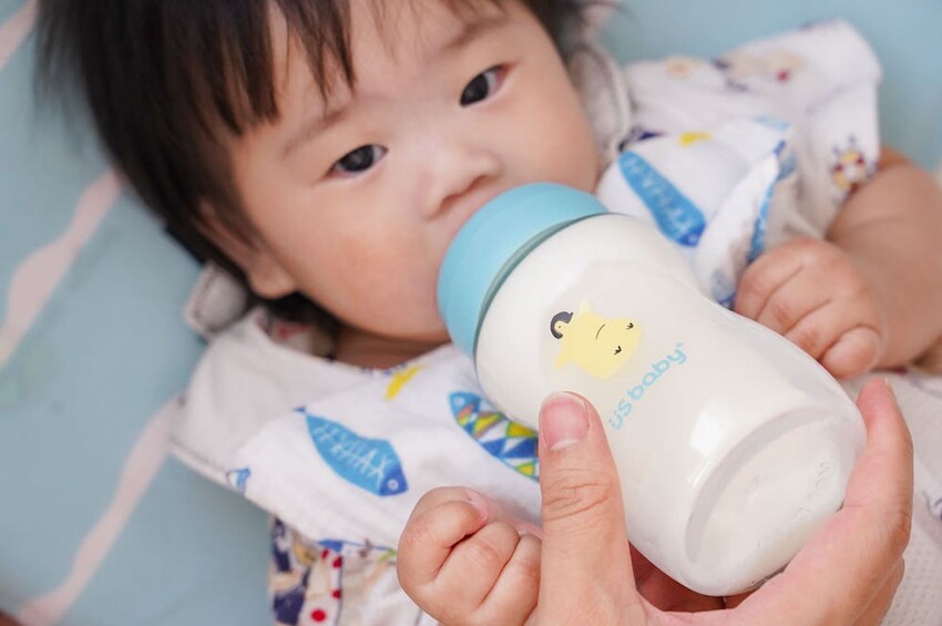 US baby優生嬰兒奶瓶 |新生兒奶瓶推薦，防脹氣、好拿握奶瓶挑選材質首選！ - 艾薇覓食趣