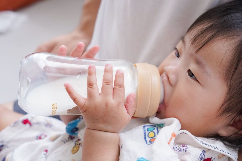 US baby優生嬰兒奶瓶 |新生兒奶瓶推薦，防脹氣、好拿握奶瓶挑選材質首選！ - 艾薇覓食趣