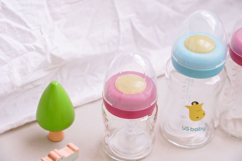 US baby優生嬰兒奶瓶 |新生兒奶瓶推薦，防脹氣、好拿握奶瓶挑選材質首選！ - 艾薇覓食趣