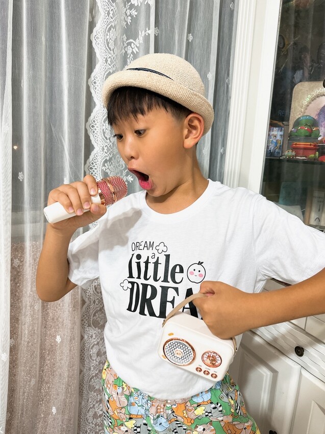 idol K8 Carry me 隨身 K 歌精靈，想唱就唱隨時解Hign 最開懷～