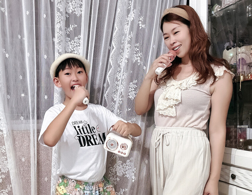 idol K8 Carry me 隨身 K 歌精靈，想唱就唱隨時解Hign 最開懷～