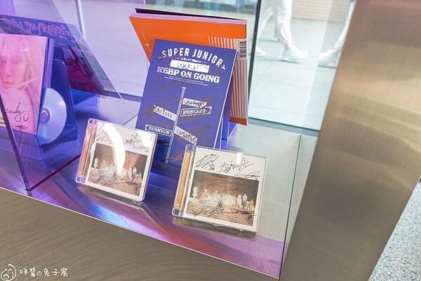 韓國旅遊。曠野KWANGYA  追星人必朝聖SM大樓的周邊販