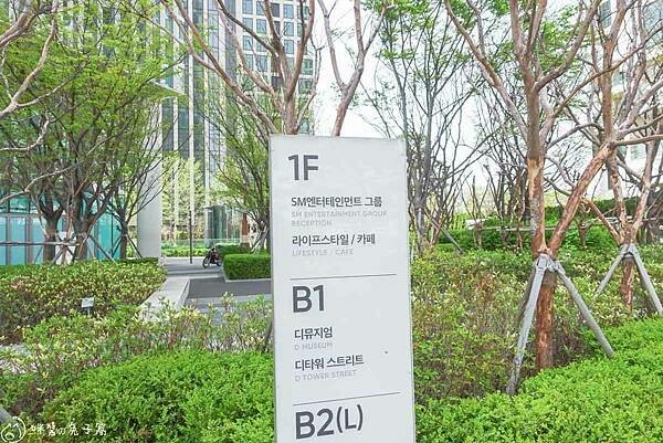 韓國旅遊。曠野KWANGYA  追星人必朝聖SM大樓的周邊販