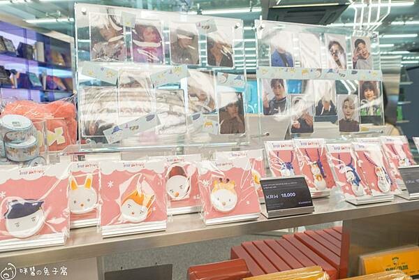 韓國旅遊。曠野KWANGYA  追星人必朝聖SM大樓的周邊販