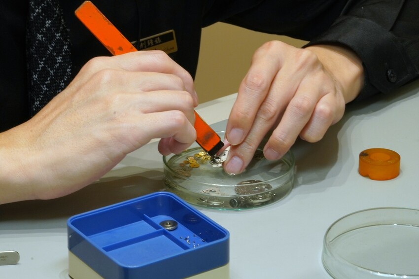 元亨利鐘錶｜換電池/維修保養/買錶 交給三十多年專業團隊就對