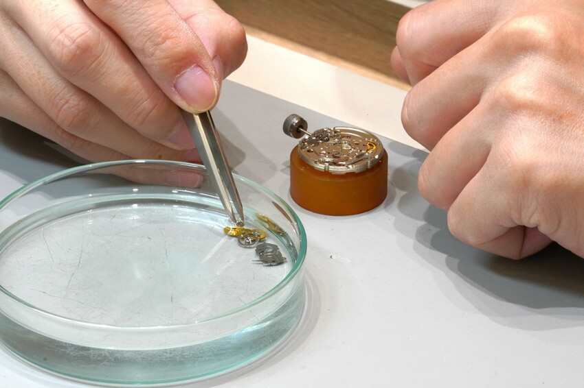 元亨利鐘錶｜換電池/維修保養/買錶 交給三十多年專業團隊就對