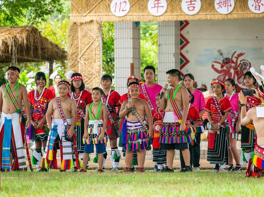 2023阿美族豐年祭！吉娜魯岸我回來啦～一同歡唱一起舞動吧！歡迎跟我一起來參加鳳信部落的歲時祭儀！（內有飲酒議題,飲酒過量有害健康喔） @圍事小哥的幸福相框