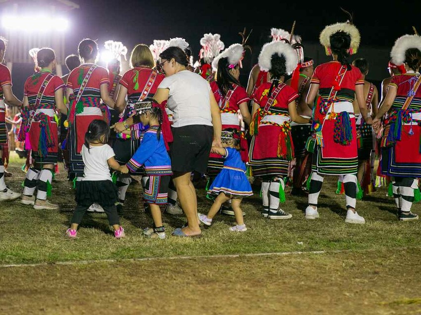 2023阿美族豐年祭！吉娜魯岸我回來啦～一同歡唱一起舞動吧！歡迎跟我一起來參加鳳信部落的歲時祭儀！（內有飲酒議題,飲酒過量有害健康喔） @圍事小哥的幸福相框