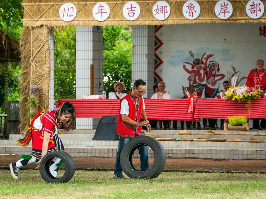 2023阿美族豐年祭！吉娜魯岸我回來啦～一同歡唱一起舞動吧！歡迎跟我一起來參加鳳信部落的歲時祭儀！（內有飲酒議題,飲酒過量有害健康喔） @圍事小哥的幸福相框