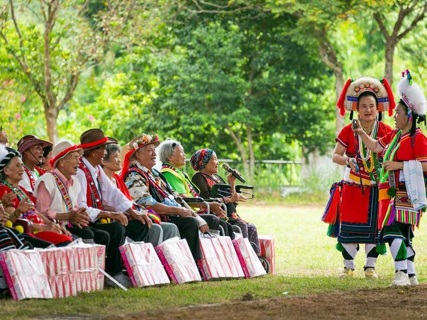 2023阿美族豐年祭！吉娜魯岸我回來啦～一同歡唱一起舞動吧！歡迎跟我一起來參加鳳信部落的歲時祭儀！（內有飲酒議題,飲酒過量有害健康喔） @圍事小哥的幸福相框
