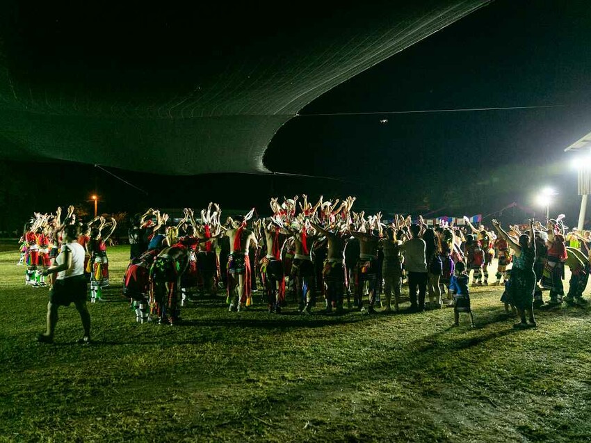 2023阿美族豐年祭！吉娜魯岸我回來啦～一同歡唱一起舞動吧！歡迎跟我一起來參加鳳信部落的歲時祭儀！（內有飲酒議題,飲酒過量有害健康喔） @圍事小哥的幸福相框