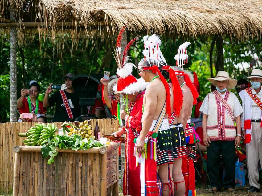 2023阿美族豐年祭！吉娜魯岸我回來啦～一同歡唱一起舞動吧！歡迎跟我一起來參加鳳信部落的歲時祭儀！（內有飲酒議題,飲酒過量有害健康喔） @圍事小哥的幸福相框