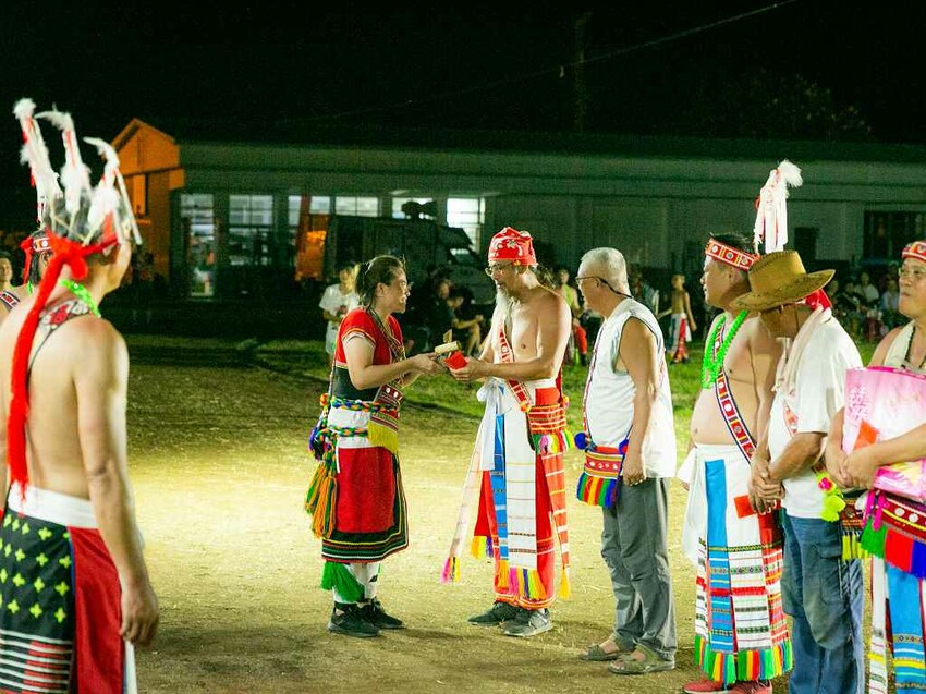 2023阿美族豐年祭！吉娜魯岸我回來啦～一同歡唱一起舞動吧！歡迎跟我一起來參加鳳信部落的歲時祭儀！（內有飲酒議題,飲酒過量有害健康喔） @圍事小哥的幸福相框