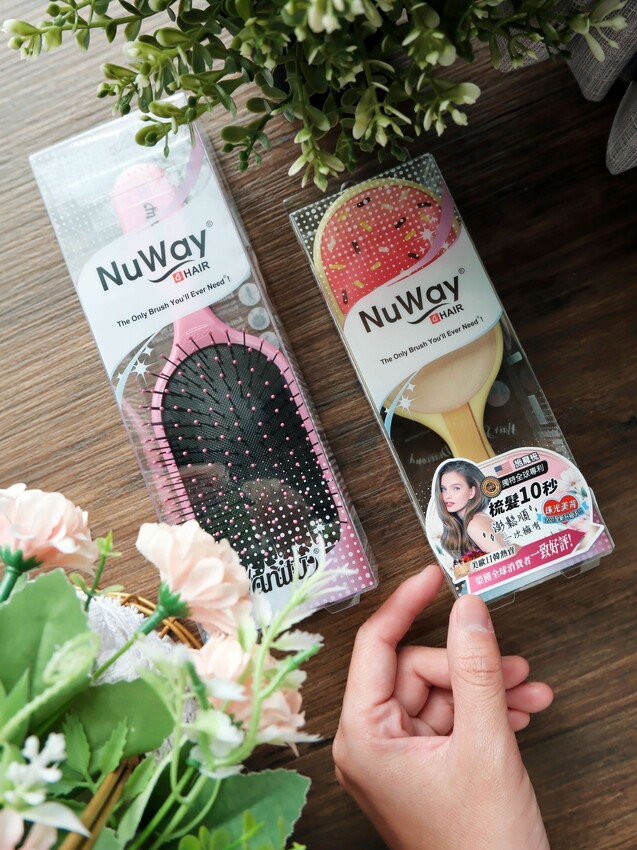 開箱實測｜施魔梳NuWay 4HAIR®｜美國獨家設計全球熱賣魔法梳｜梳髮10秒瞬間擁有澎鬆順秀髮｜竟然連假髮都可以梳順 - 萍姐愛分享