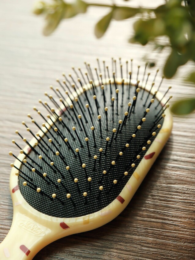 開箱實測｜施魔梳NuWay 4HAIR®｜美國獨家設計全球熱賣魔法梳｜梳髮10秒瞬間擁有澎鬆順秀髮｜竟然連假髮都可以梳順 - 萍姐愛分享