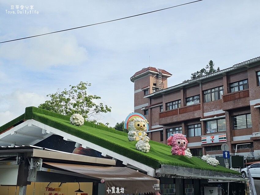 清境農場｜青青草原看綿羊秀及馬術秀 . 走走天空步道 . 逛逛小瑞士花園 🌱豆芽愛玩在南投