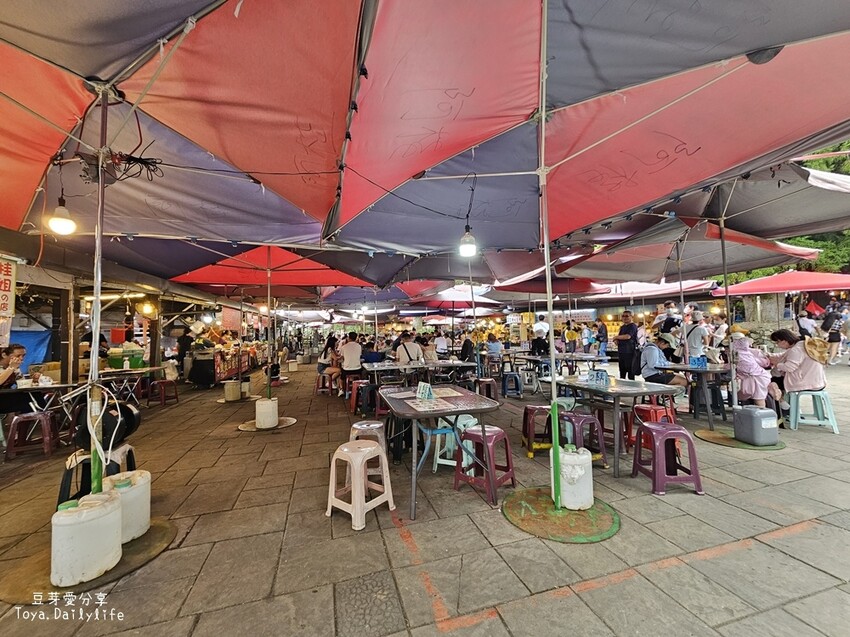 清境農場｜青青草原看綿羊秀及馬術秀 . 走走天空步道 . 逛逛小瑞士花園 🌱豆芽愛玩在南投
