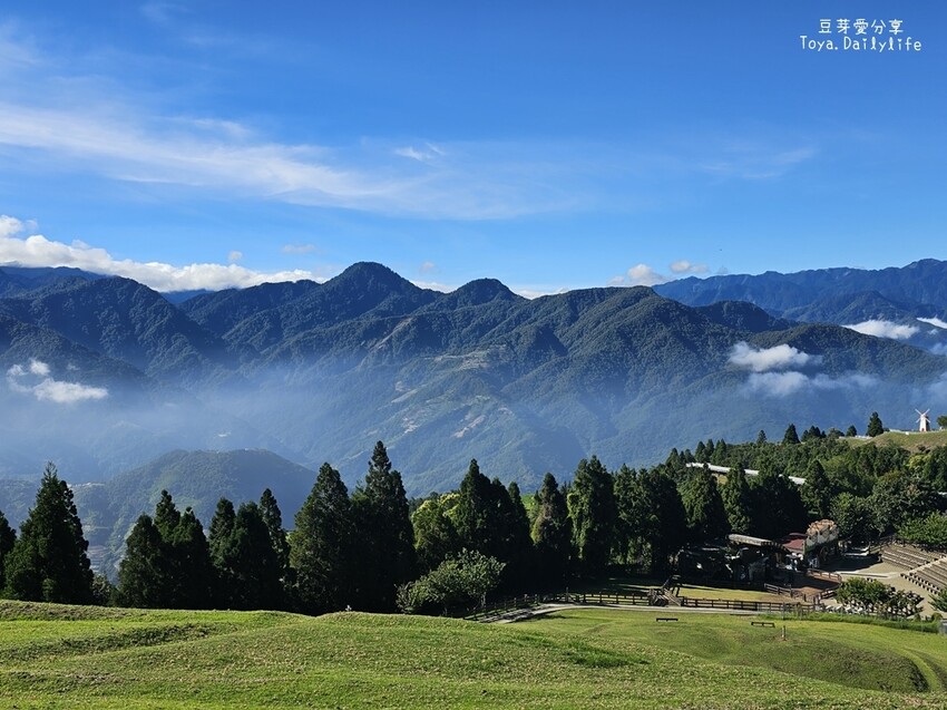 清境農場｜青青草原看綿羊秀及馬術秀 . 走走天空步道 . 逛逛小瑞士花園 🌱豆芽愛玩在南投