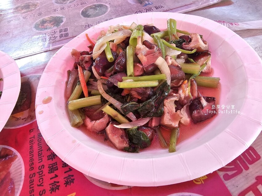 清境農場｜青青草原看綿羊秀及馬術秀 . 走走天空步道 . 逛逛小瑞士花園 🌱豆芽愛玩在南投