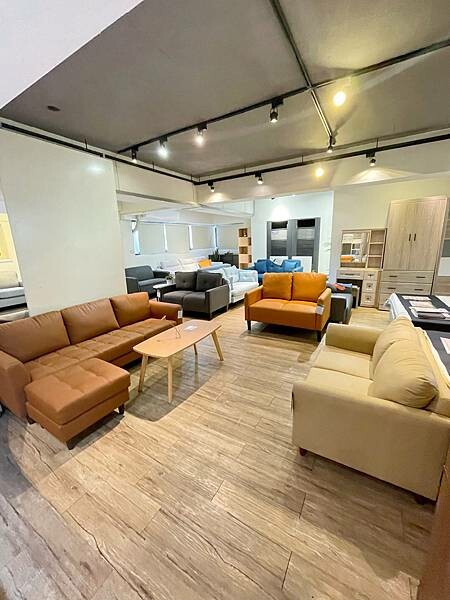 全台多間分店『H&D東稻家居』推薦沙發，也有電動床、獨立筒床墊 、涼感床墊 、乳膠床墊 ，訂製沙發推薦，小資族家具店。