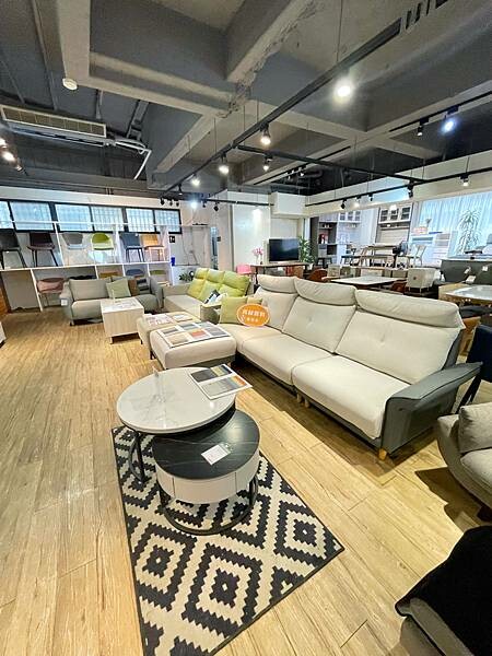 全台多間分店『H&D東稻家居』推薦沙發，也有電動床、獨立筒床墊 、涼感床墊 、乳膠床墊 ，訂製沙發推薦，小資族家具店。