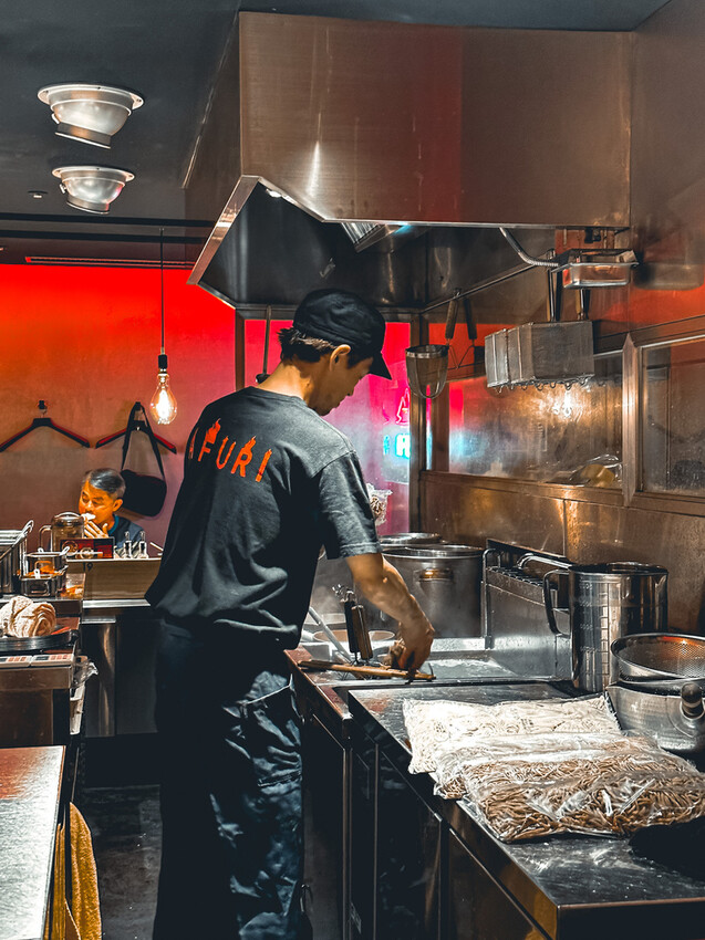 【日本.東京】吃在東京,《新宿阿夫利辛紅SUBNADE》不僅