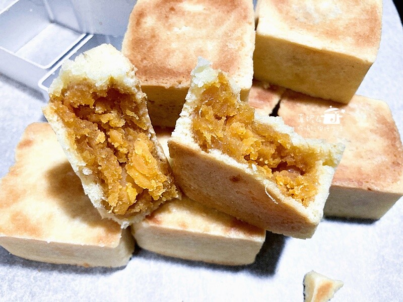 烘焙筆記│鳳凰酥，鳳梨餡有鹹蛋黃作伴香酥滋味更好吃