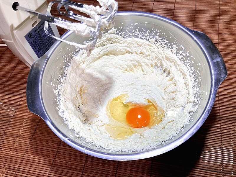 烘焙筆記│鳳凰酥，鳳梨餡有鹹蛋黃作伴香酥滋味更好吃