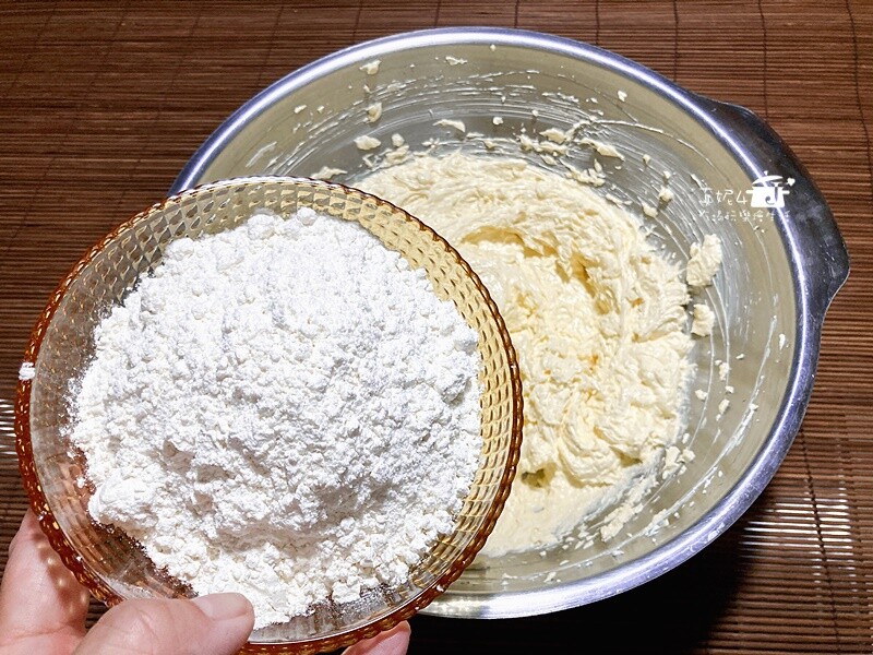 烘焙筆記│鳳凰酥，鳳梨餡有鹹蛋黃作伴香酥滋味更好吃