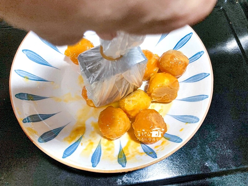 烘焙筆記│鳳凰酥，鳳梨餡有鹹蛋黃作伴香酥滋味更好吃