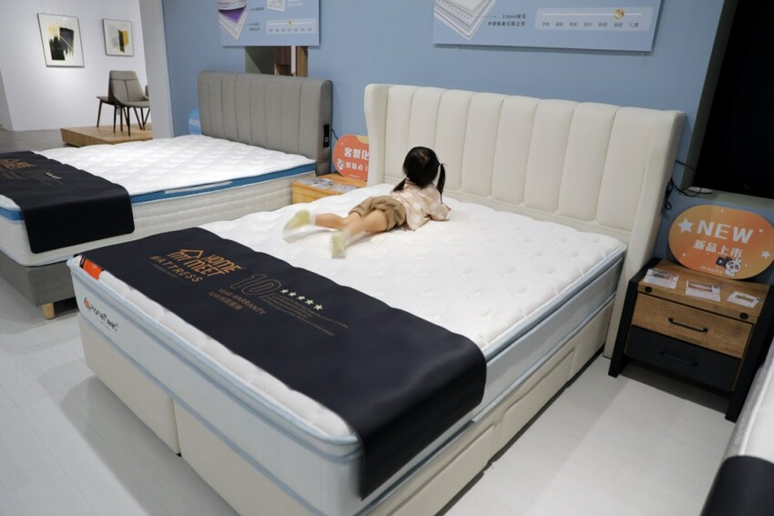 新北家具｜H&D 東稻家居（新莊門市） 沙發、床墊平價傢俱品牌推薦！提供免費家具配置、室內設計服務 - 奇奇一起玩樂趣