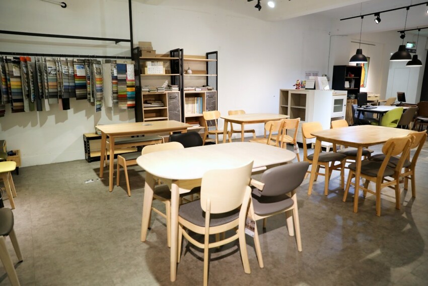 新北家具｜H&D 東稻家居（新莊門市） 沙發、床墊平價傢俱品牌推薦！提供免費家具配置、室內設計服務 - 奇奇一起玩樂趣