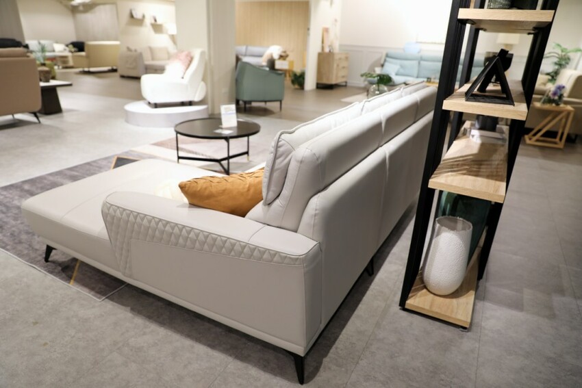 新北家具｜H&D 東稻家居（新莊門市） 沙發、床墊平價傢俱品牌推薦！提供免費家具配置、室內設計服務 - 奇奇一起玩樂趣