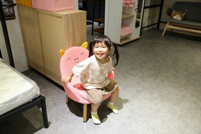 新北家具｜H&D 東稻家居（新莊門市） 沙發、床墊平價傢俱品牌推薦！提供免費家具配置、室內設計服務 - 奇奇一起玩樂趣