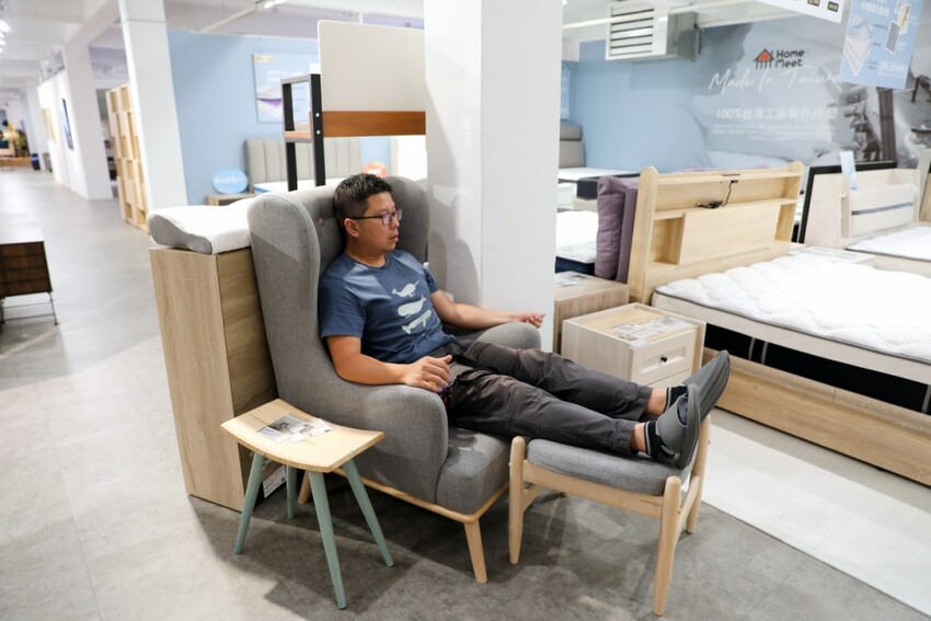 新北家具｜H&D 東稻家居（新莊門市） 沙發、床墊平價傢俱品牌推薦！提供免費家具配置、室內設計服務 - 奇奇一起玩樂趣